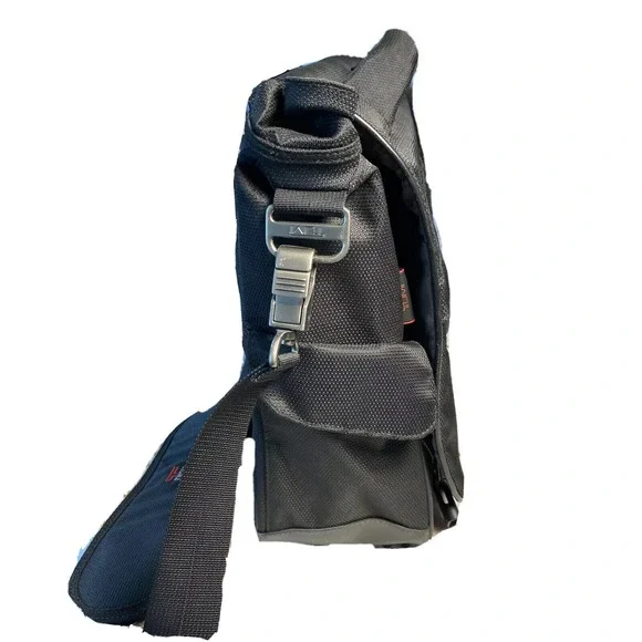 Tumi T-TECH Classic 5506 Black Gray Nylon Messenger Shoulder Laptop Bag - Picture 4 of 7